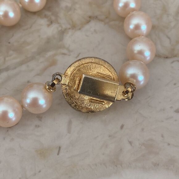 Vintage Gold Tone Pearl Necklace & Brooch Set - Picture 6 of 10
